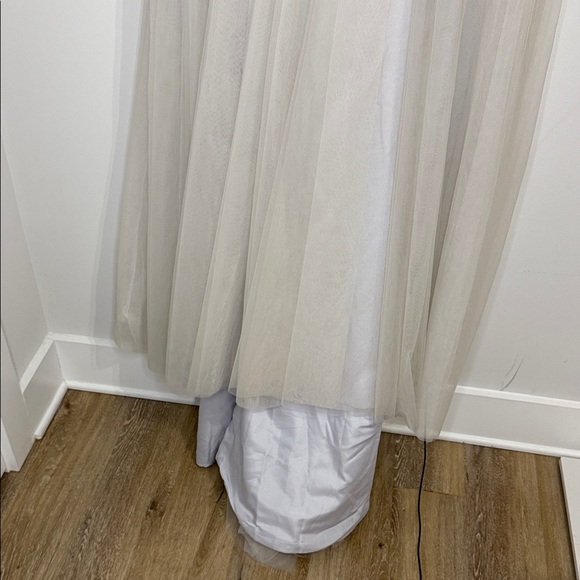 MISSACC Size M Chic White and Gray Lace Maxi Dress - Picture 7 of 11